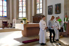 Die neuen Messdiener in St. Crescentius (Foto: Karl-Franz Thiede)